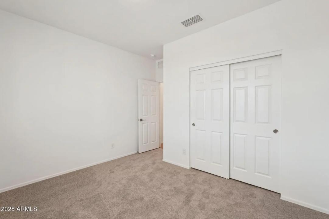 Real Estate Picture 18