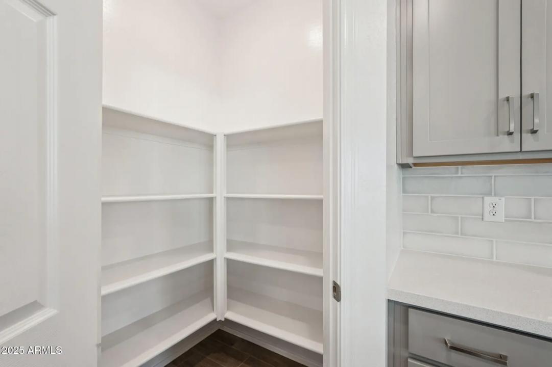 Real Estate Picture 24