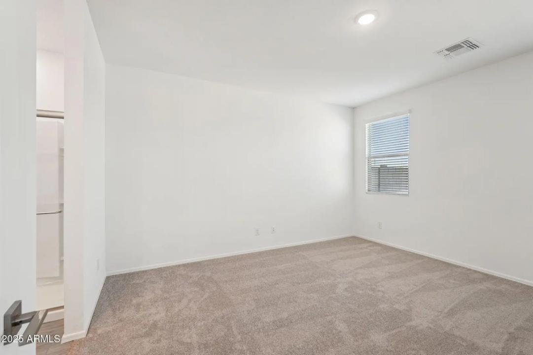 Real Estate Picture 25