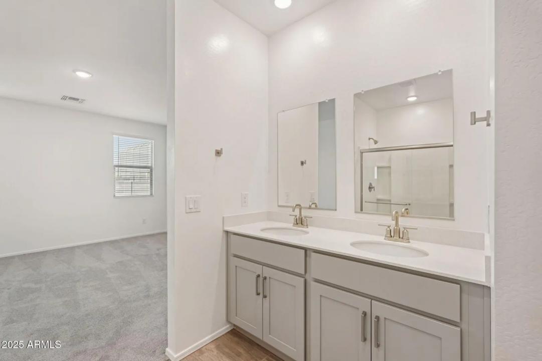 Real Estate Picture 31