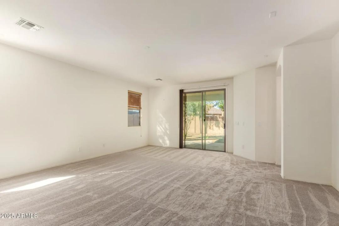 Real Estate Picture 3