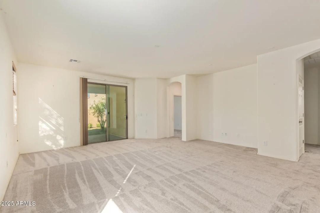 Real Estate Picture 4