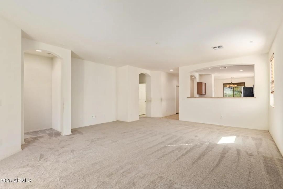 Real Estate Picture 5
