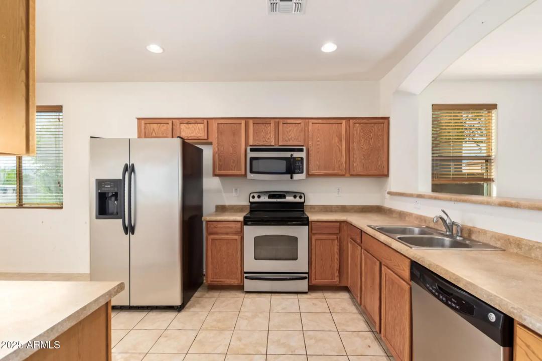 Real Estate Picture 9