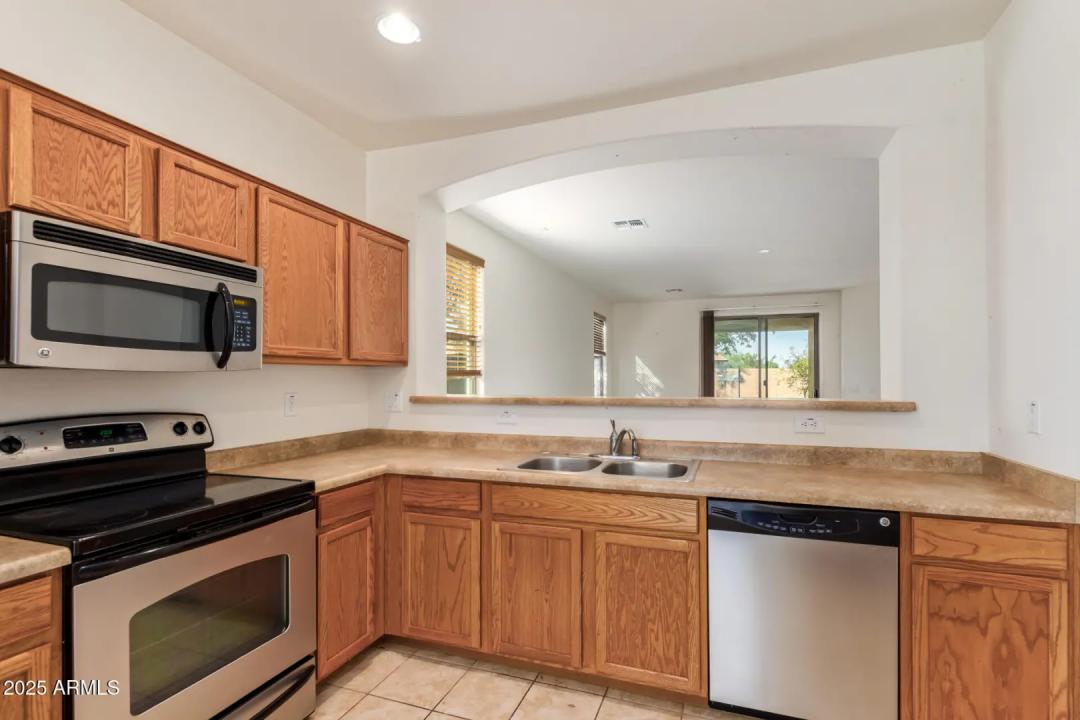 Real Estate Picture 11