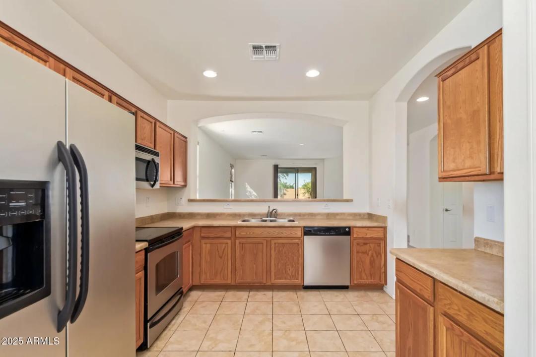 Real Estate Picture 12
