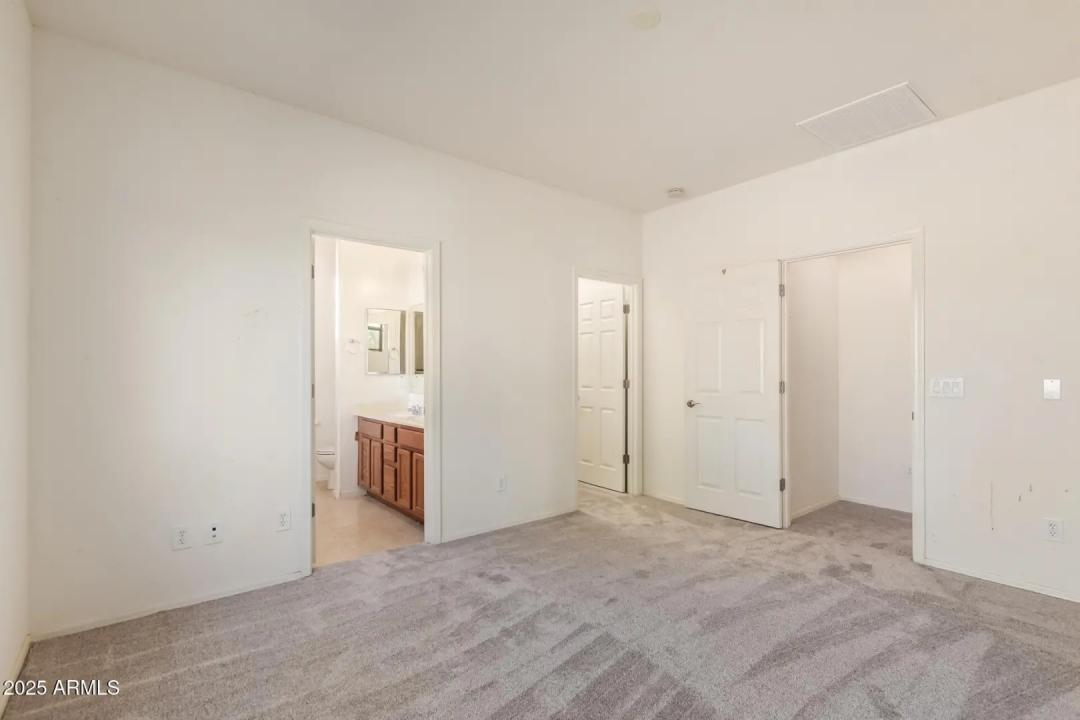 Real Estate Picture 14