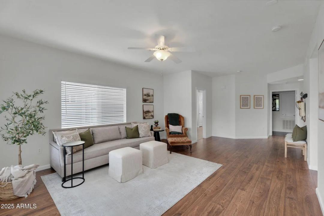Real Estate Picture 6