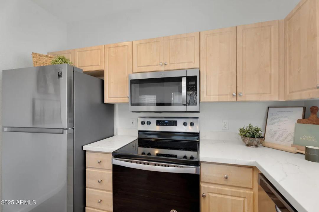 Real Estate Picture 8