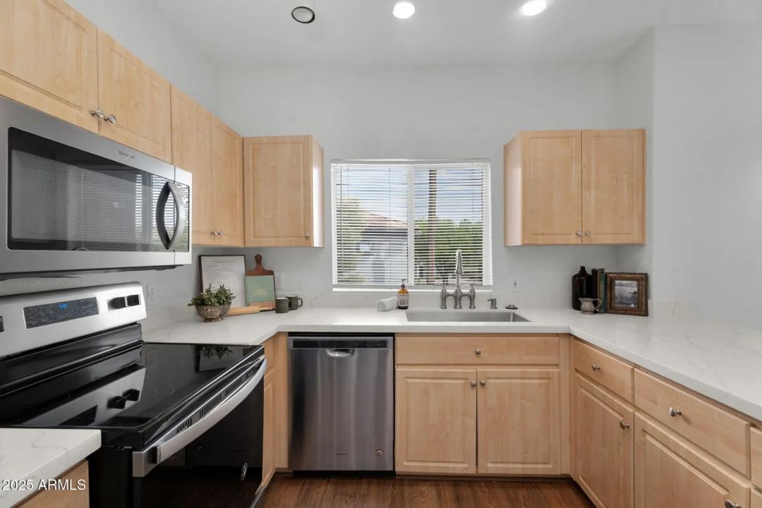 Real Estate Picture 9