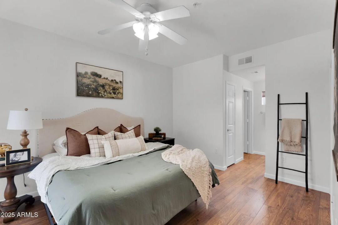 Real Estate Picture 13