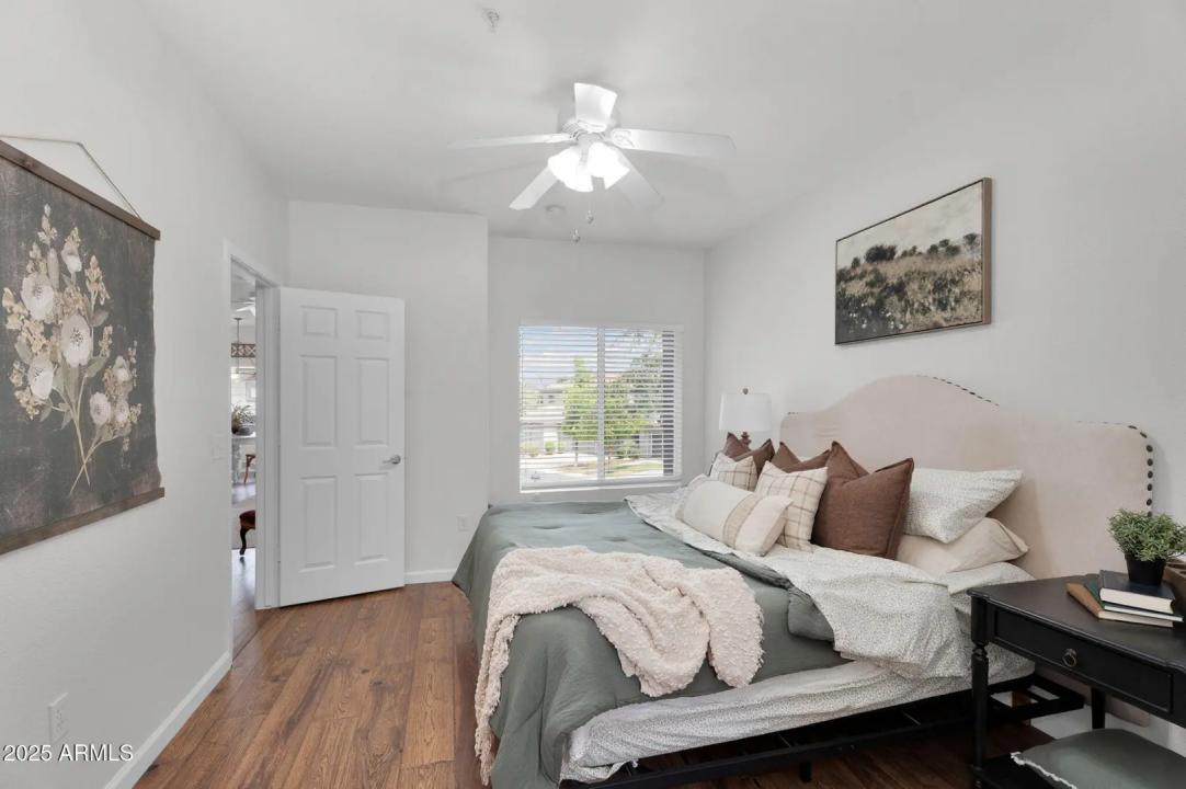 Real Estate Picture 14