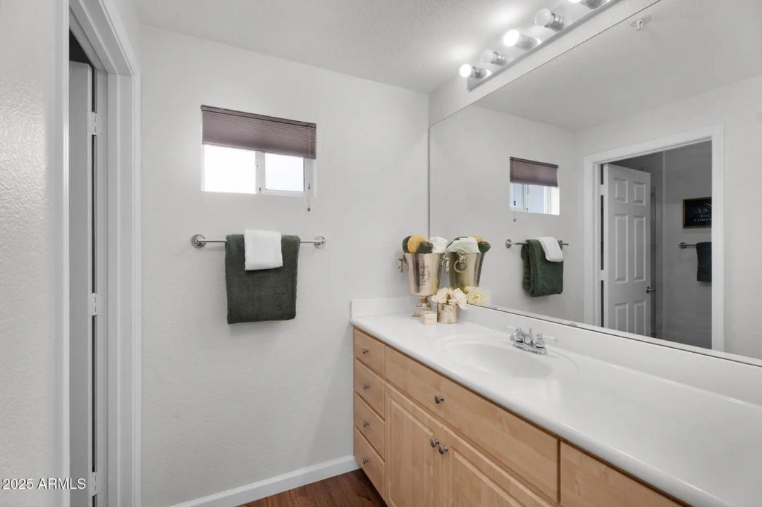 Real Estate Picture 15