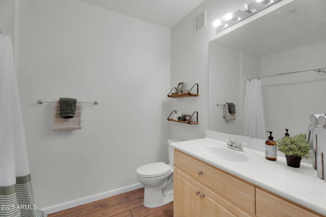 Real Estate Picture 20