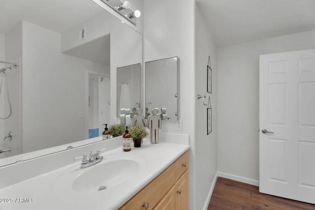 Real Estate Picture 22