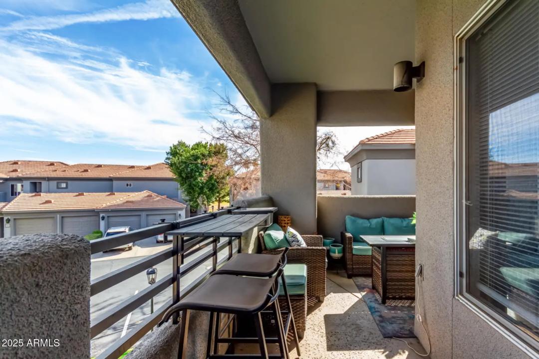 Real Estate Picture 25