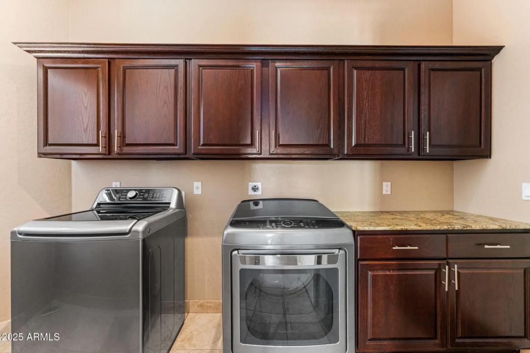 Real Estate Picture 27