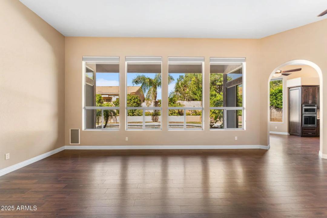 Real Estate Picture 7