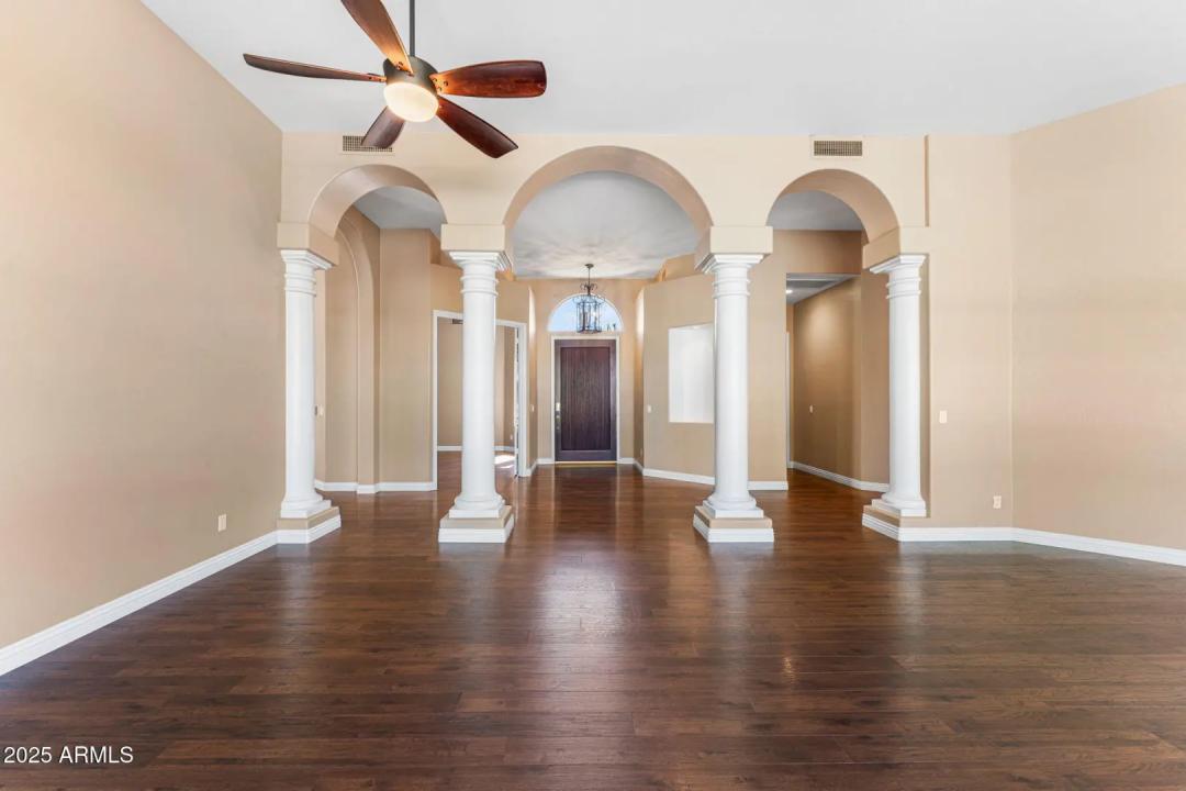 Real Estate Picture 18