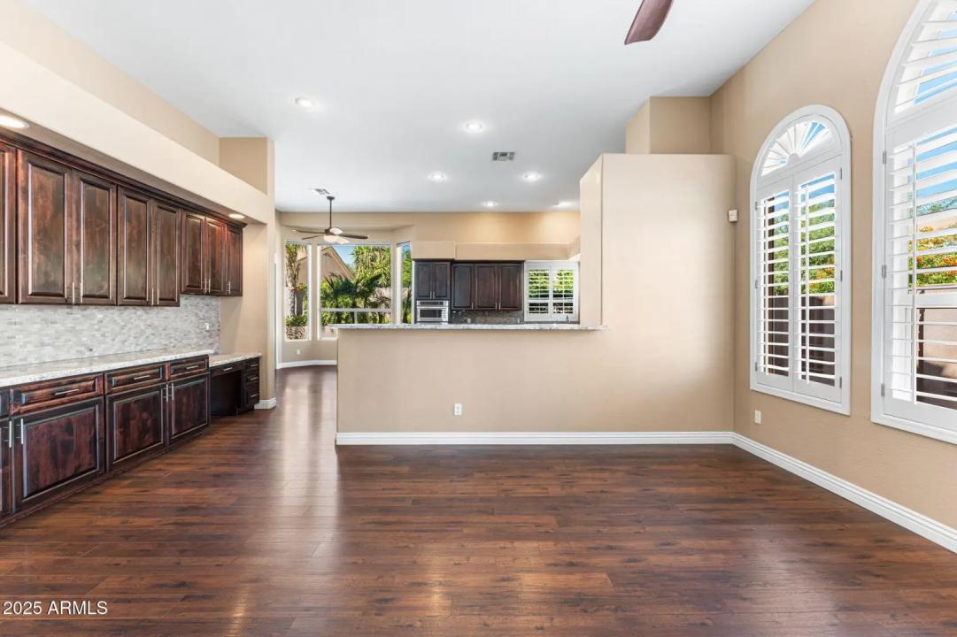 Real Estate Picture 16