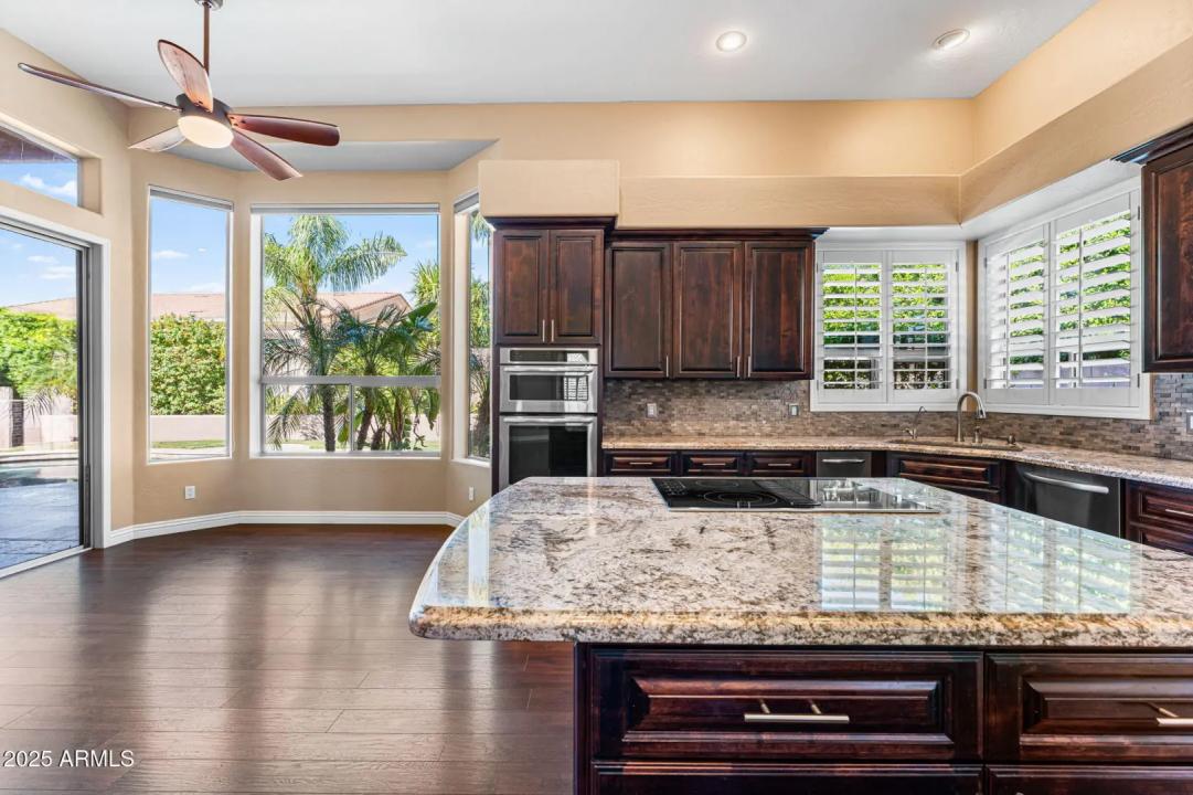 Real Estate Picture 11