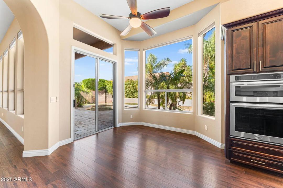 Real Estate Picture 3