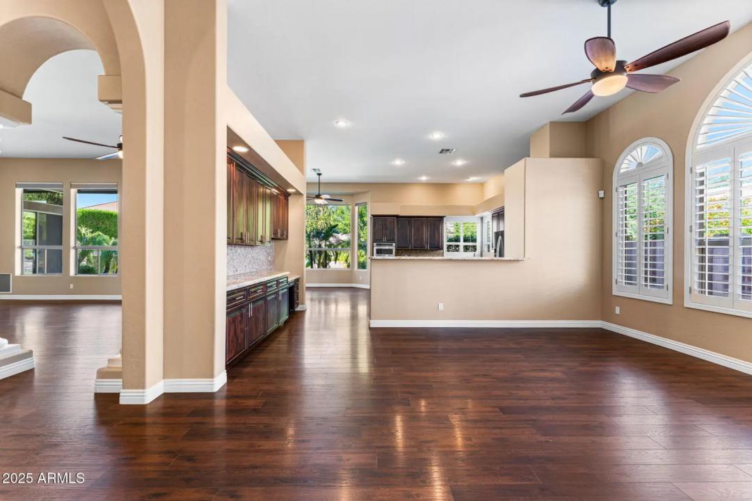 Real Estate Picture 6