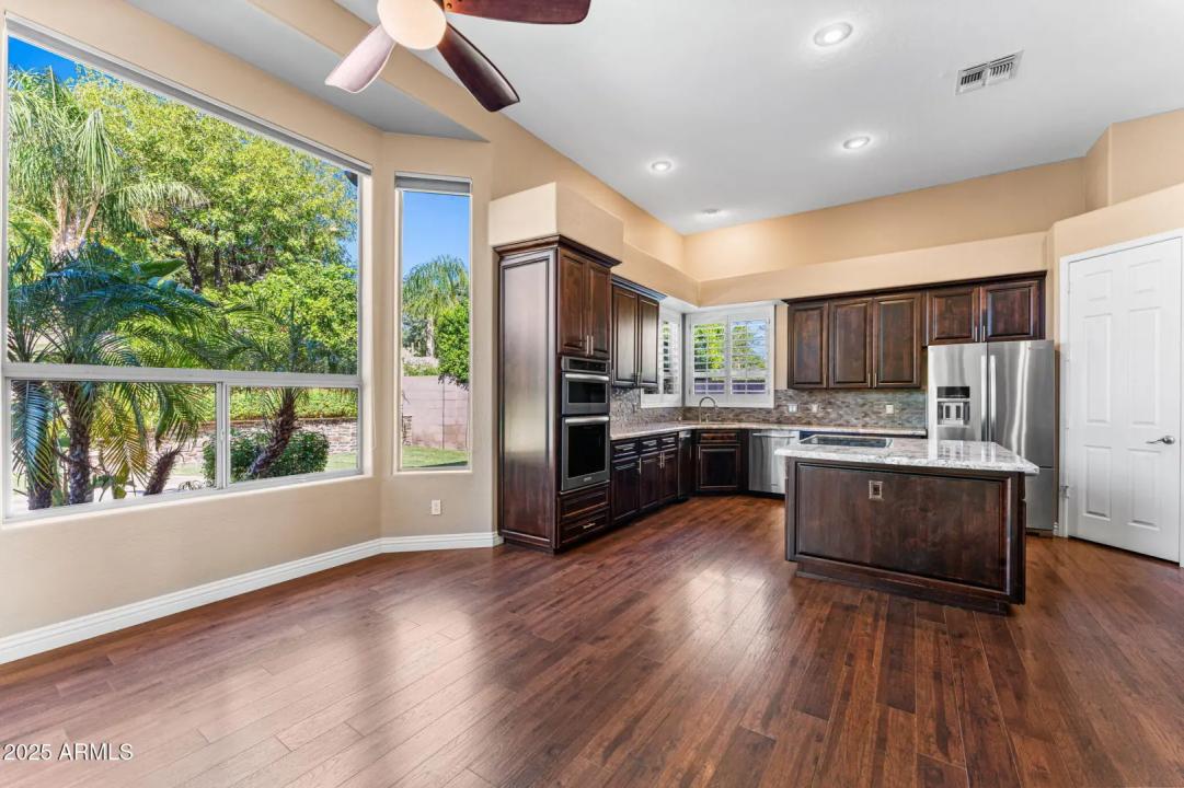 Real Estate Picture 15