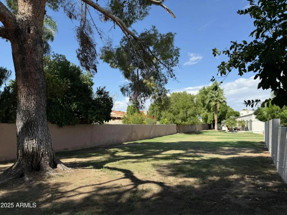 Real Estate Picture 14