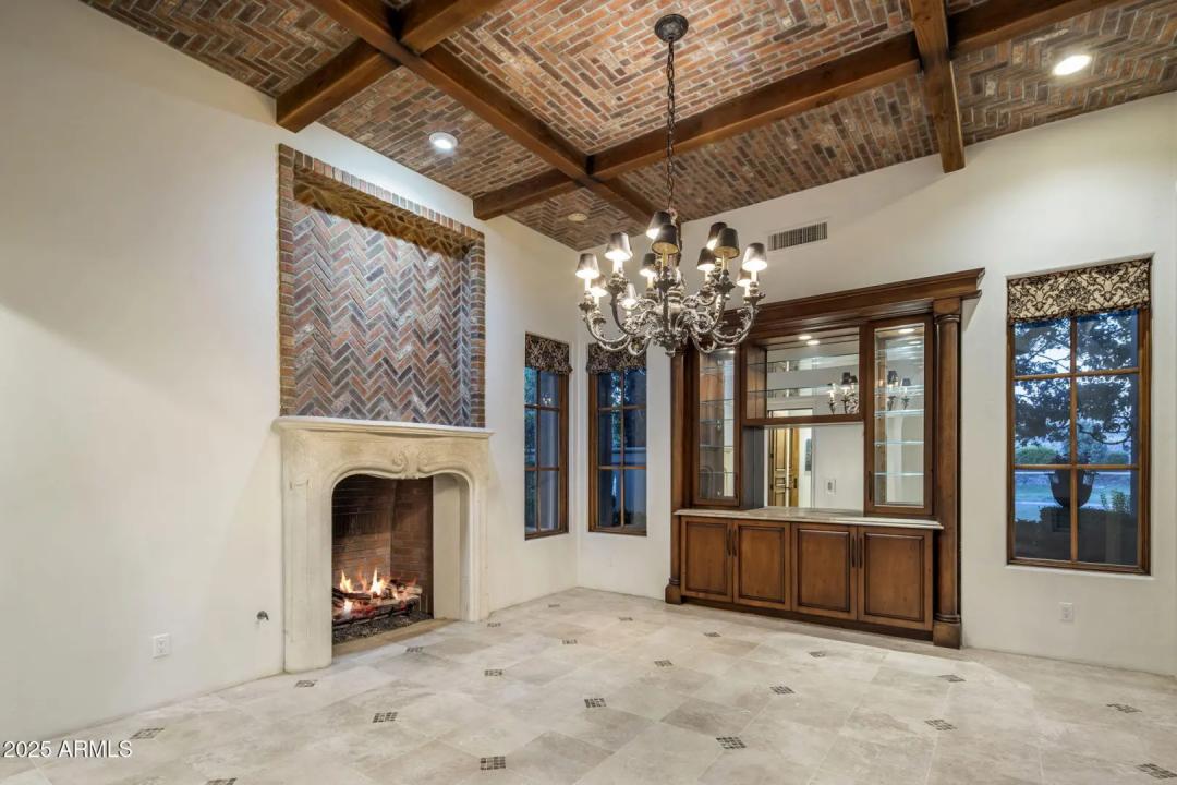Real Estate Picture 3