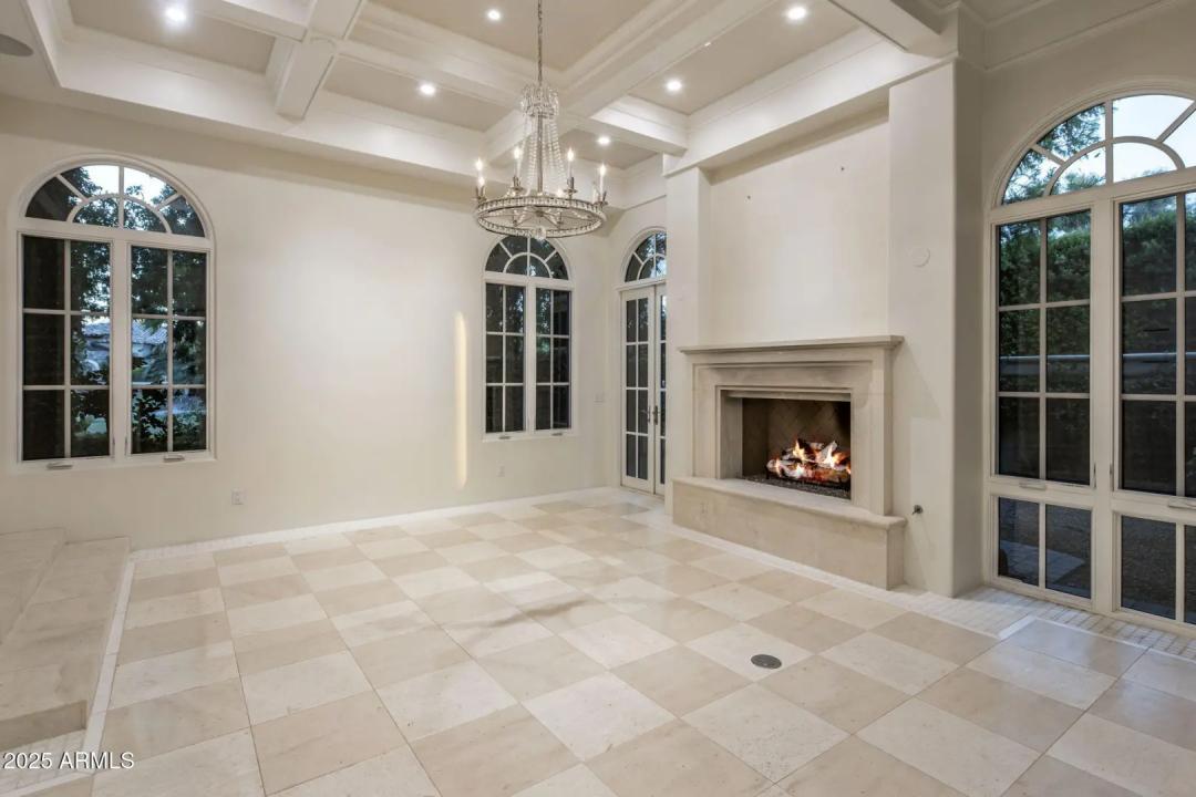 Real Estate Picture 4