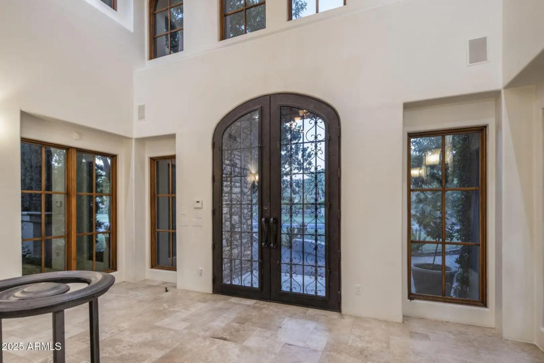 Real Estate Picture 9