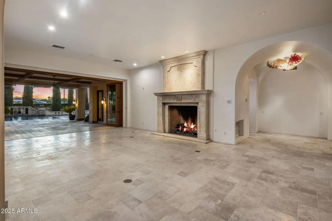 Real Estate Picture 11