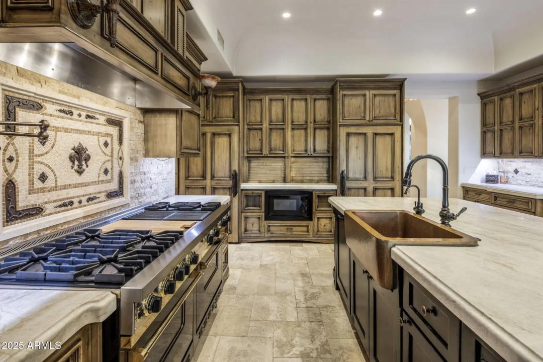 Real Estate Picture 13