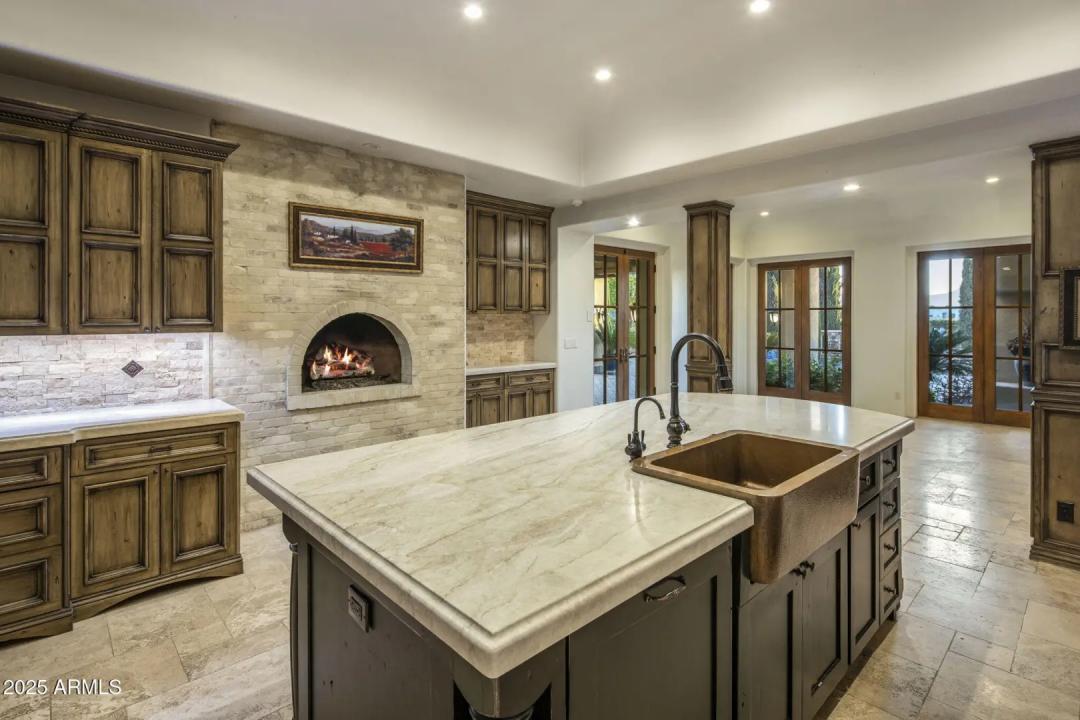 Real Estate Picture 15