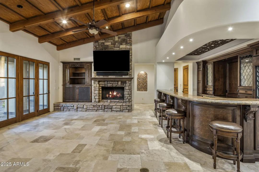 Real Estate Picture 16