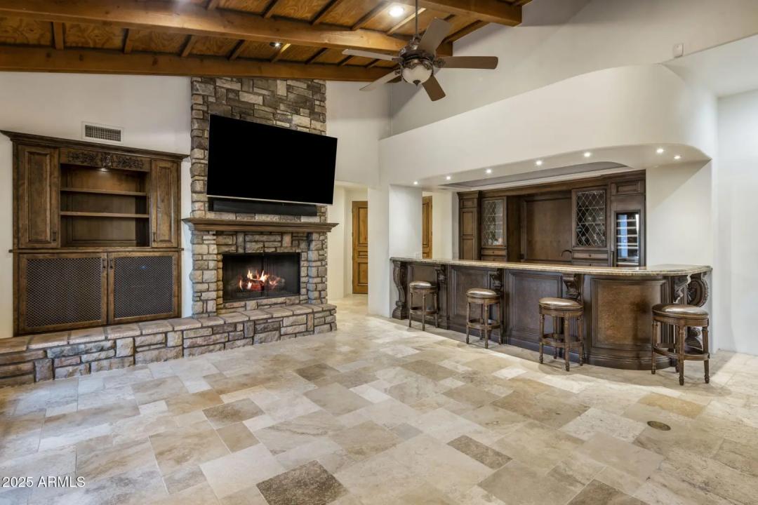 Real Estate Picture 17