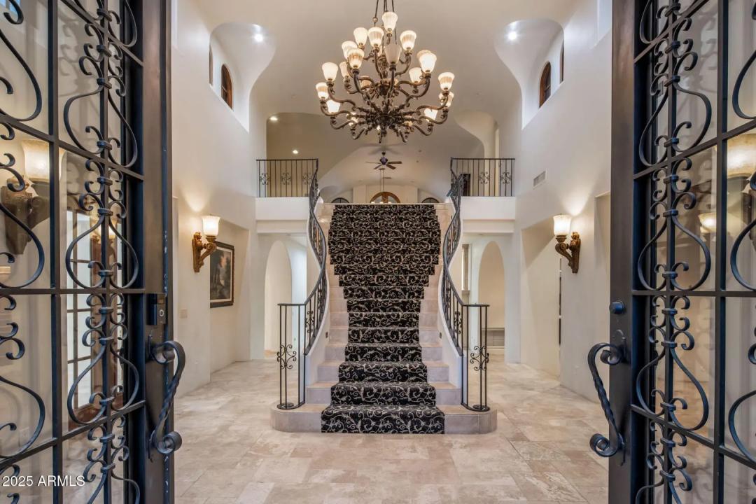 Real Estate Picture 9