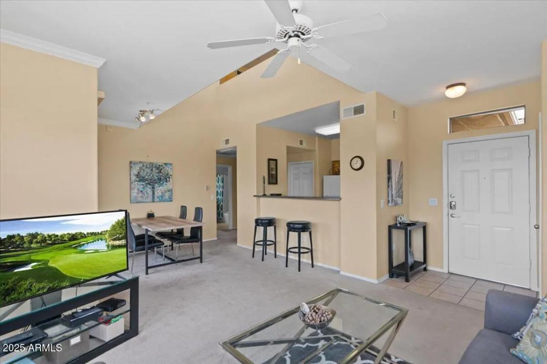 Real Estate Picture 4