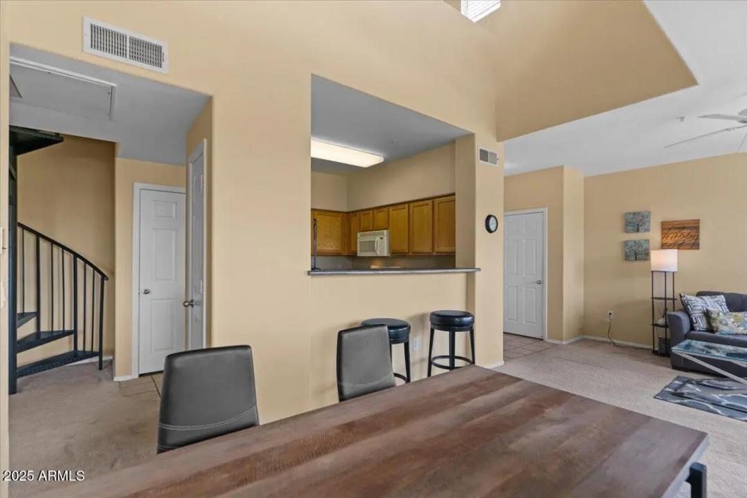 Real Estate Picture 9