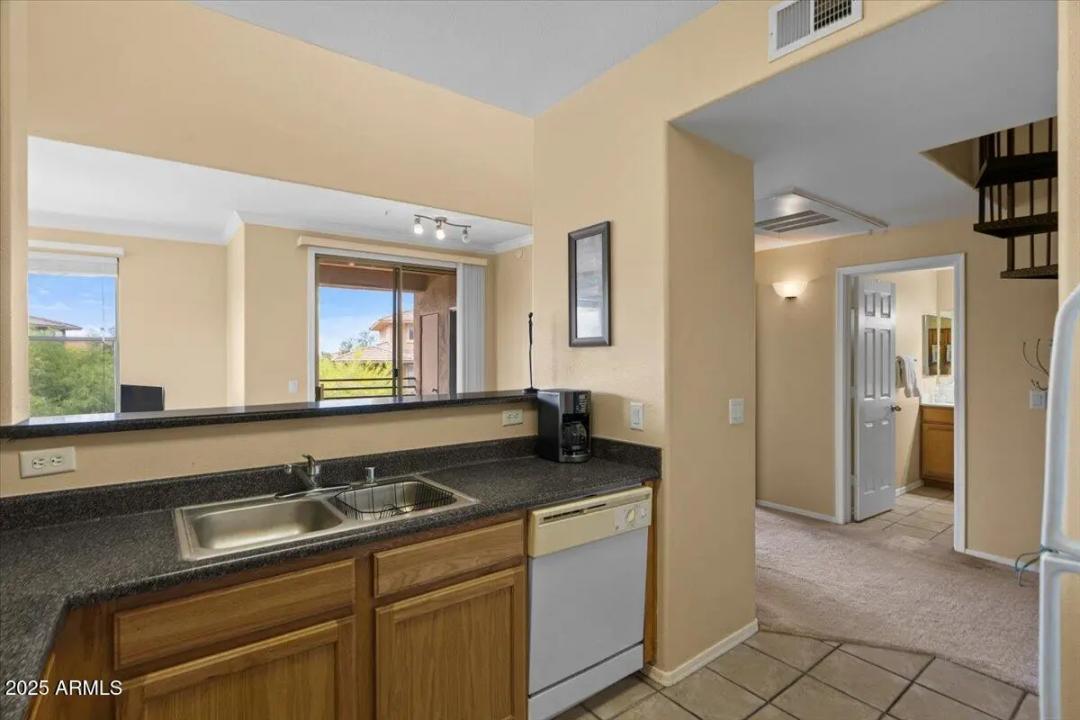 Real Estate Picture 14