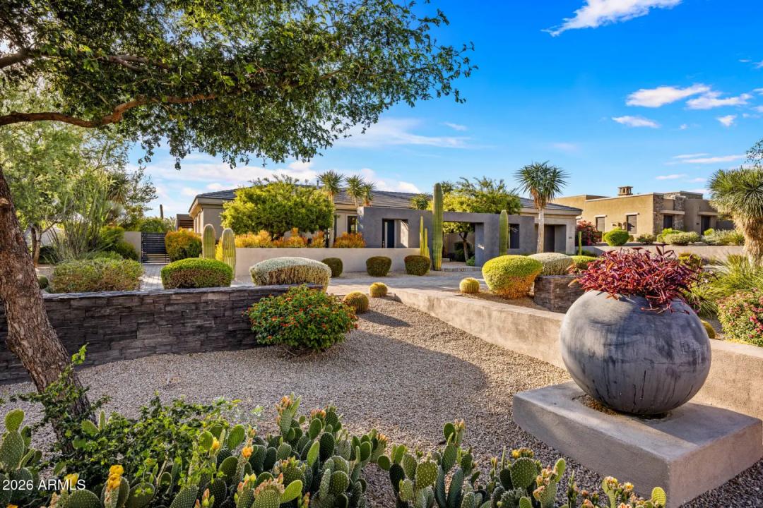 Real Estate Picture 8