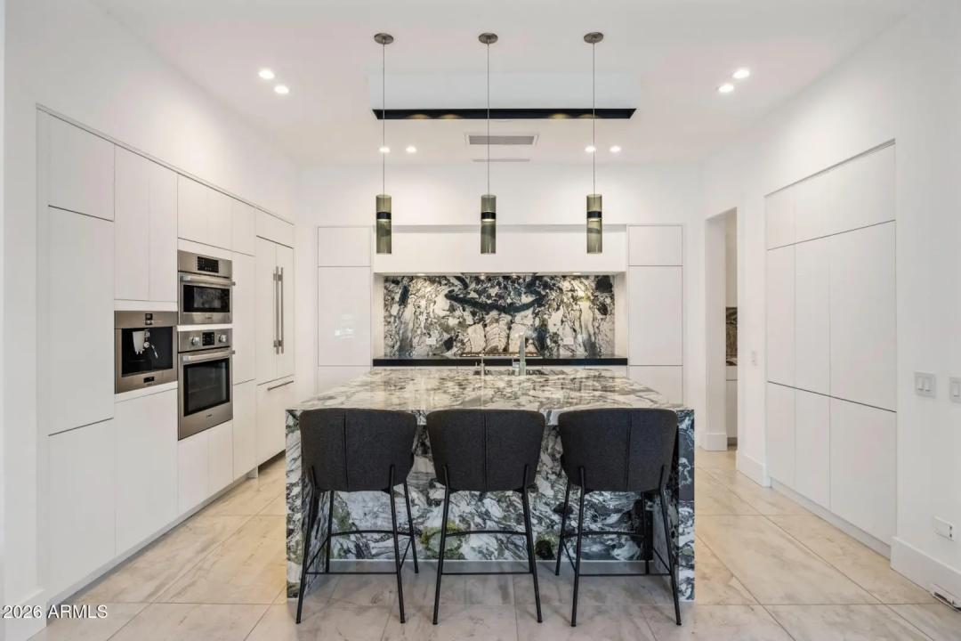 Real Estate Picture 1