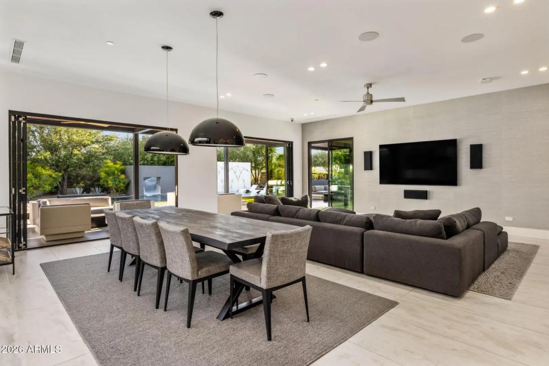 Real Estate Picture 3