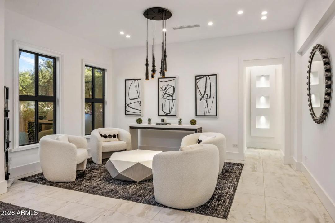 Real Estate Picture 15