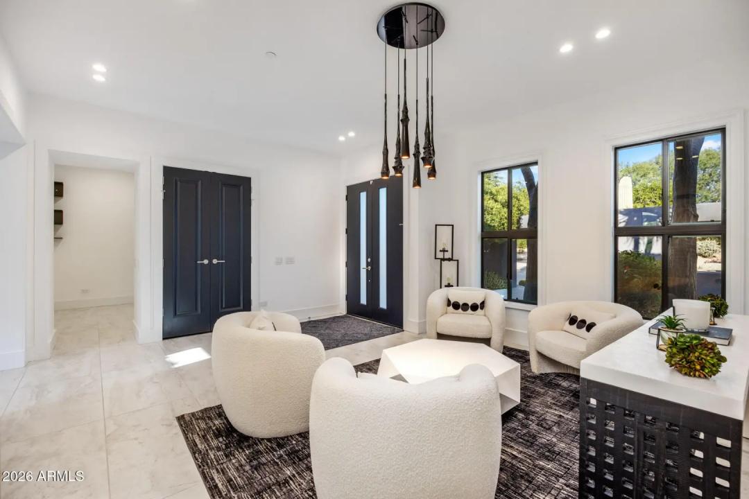 Real Estate Picture 16