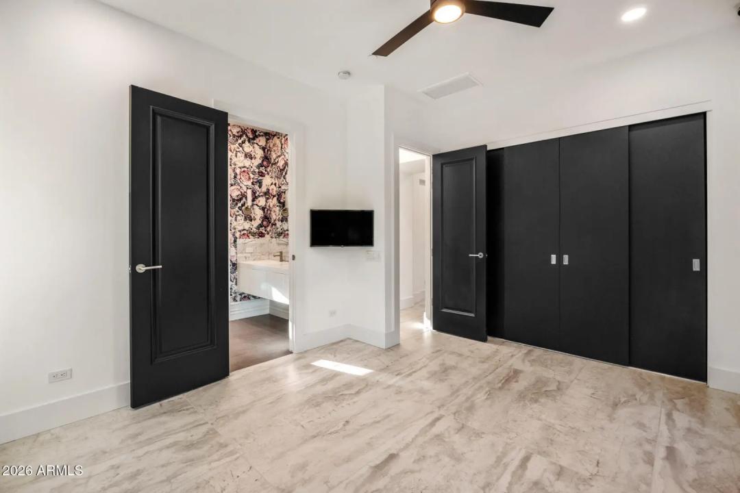 Real Estate Picture 25