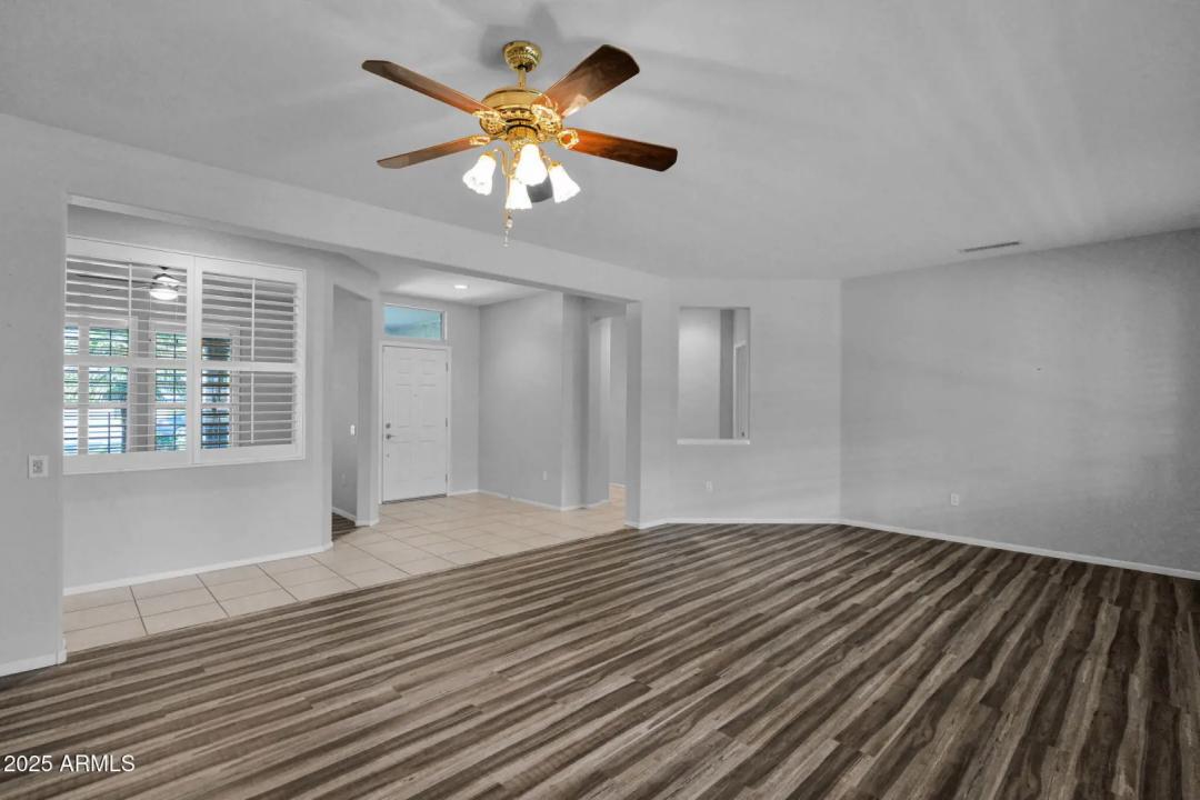 Real Estate Picture 16