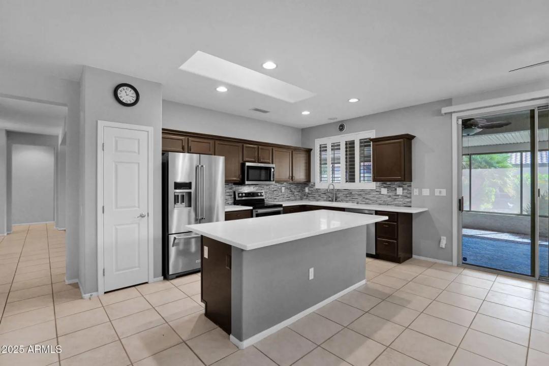 Real Estate Picture 7