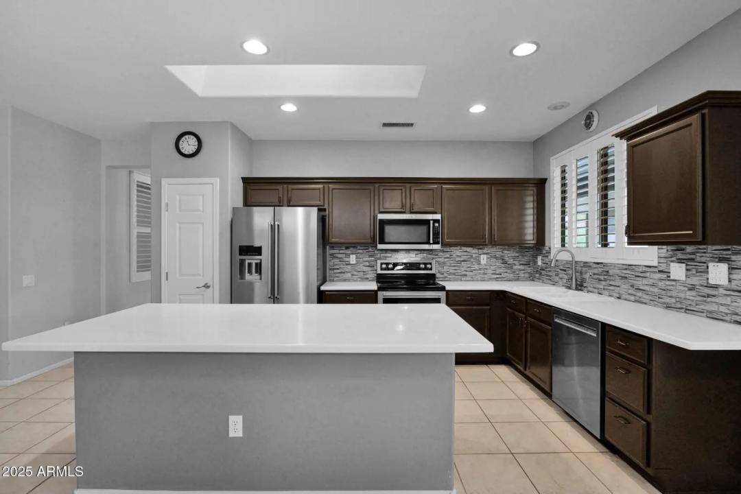 Real Estate Picture 8